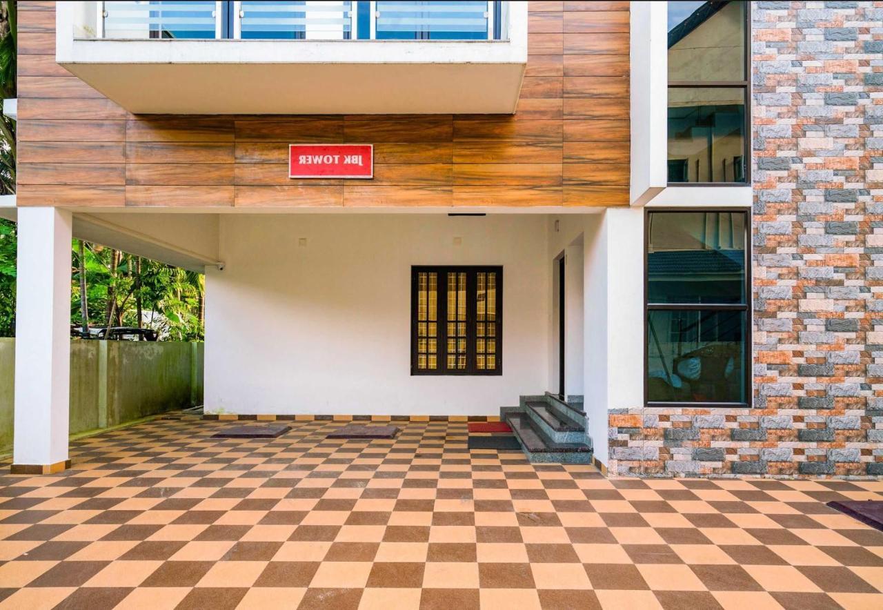 Hotel O Thykoodam Apartments Kochi Exterior foto