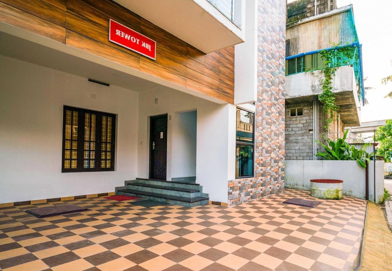 Hotel O Thykoodam Apartments Kochi Exterior foto