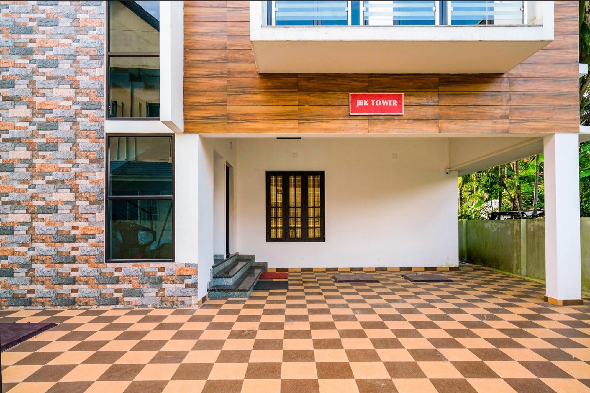 Hotel O Thykoodam Apartments Kochi Exterior foto